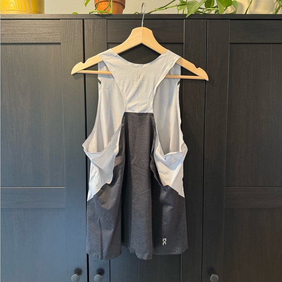 On Running Performance Tank - Picture 5 of 7